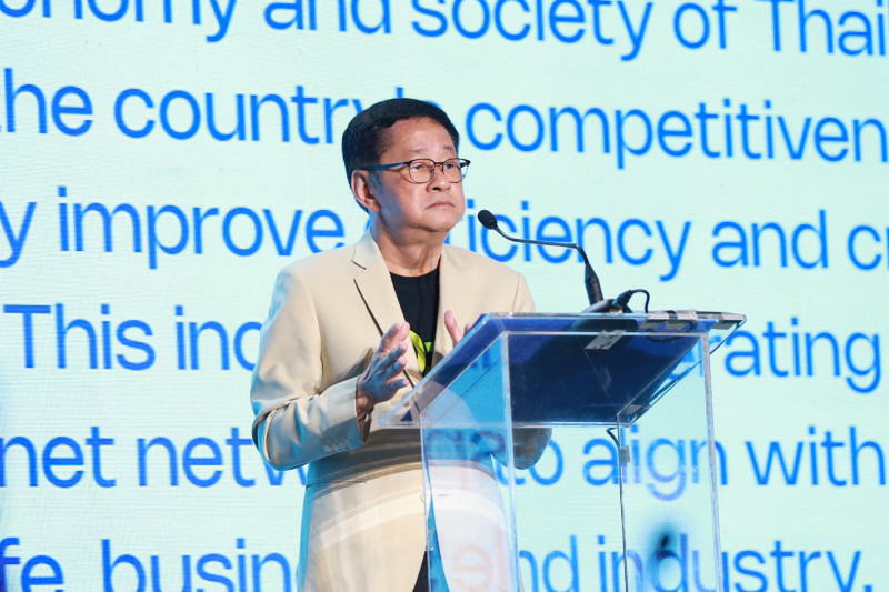 รมว.ดีอี เป็นประธานและปาฐกถาใน